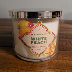 NEW bath & body works 3 wick candle